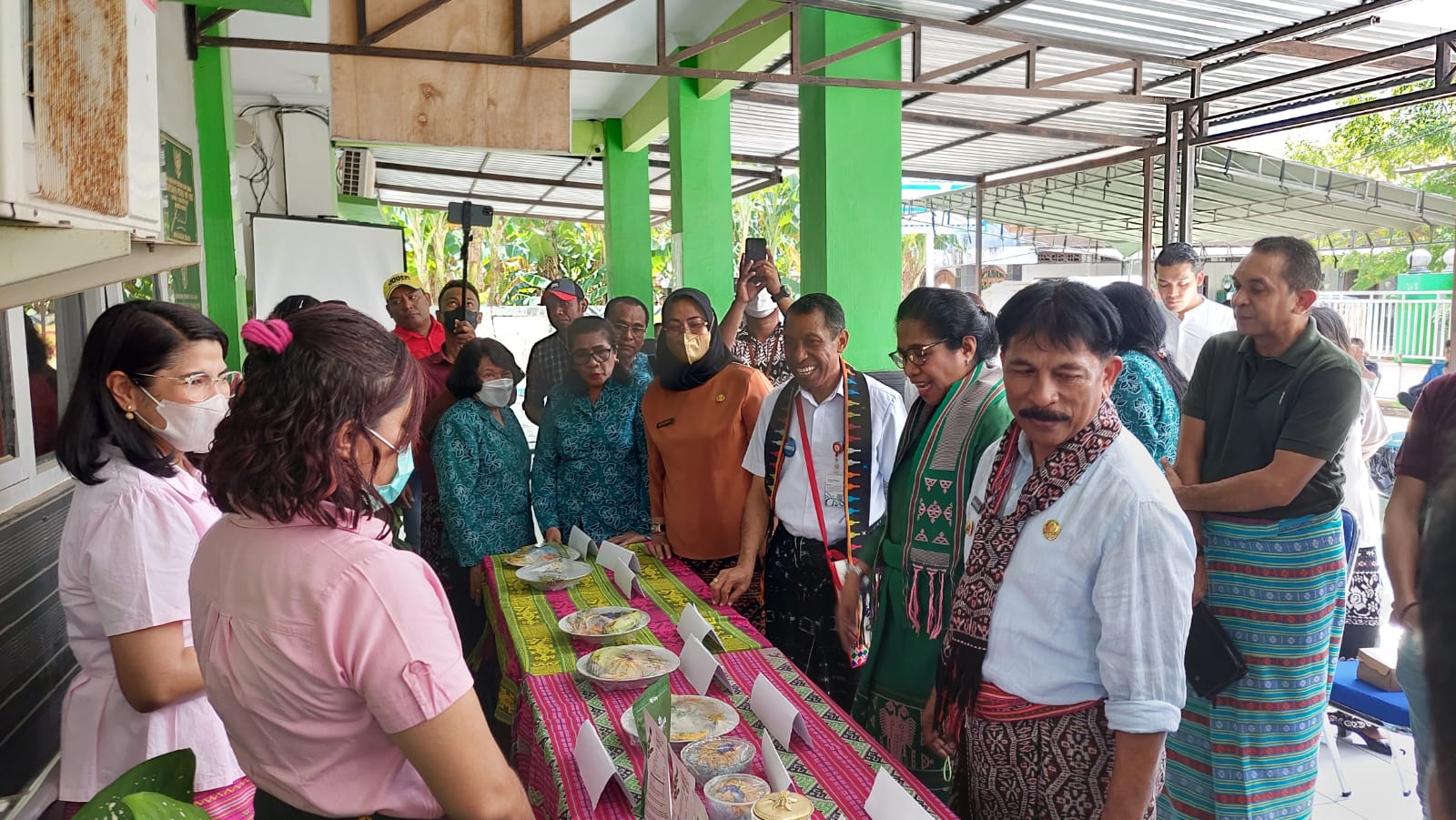 Bunda Julie dan Pemkot Hadirkan PMT untuk Anak dan Ibu Kurang Gizi di Kota Kupang